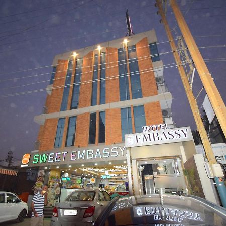 Kalol Hotel Embassy מראה חיצוני תמונה