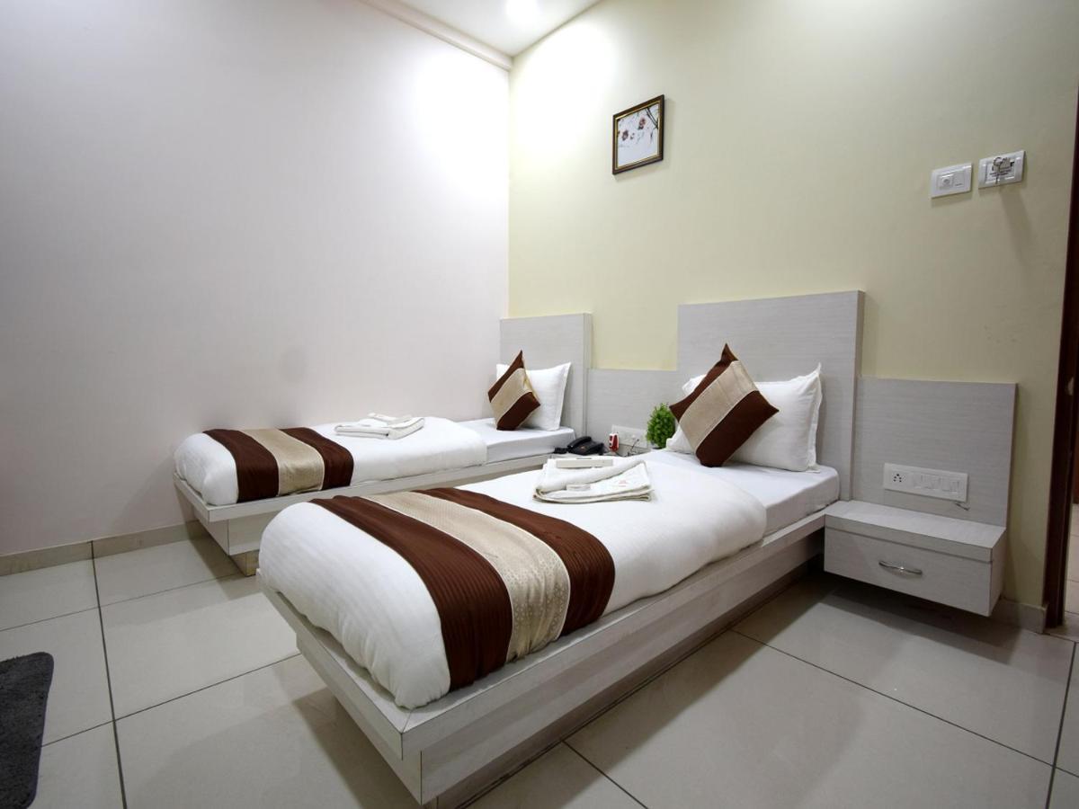 Kalol Hotel Embassy מראה חיצוני תמונה