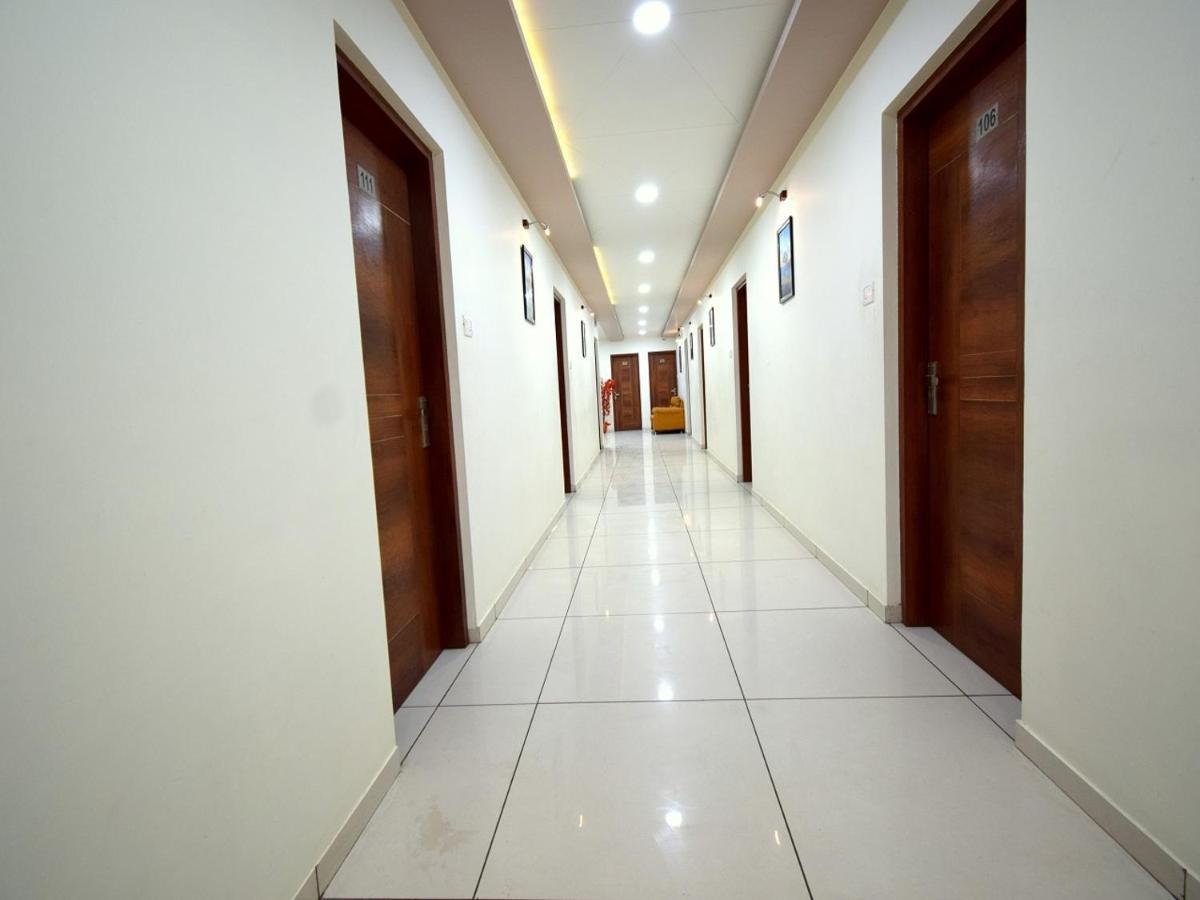Kalol Hotel Embassy מראה חיצוני תמונה