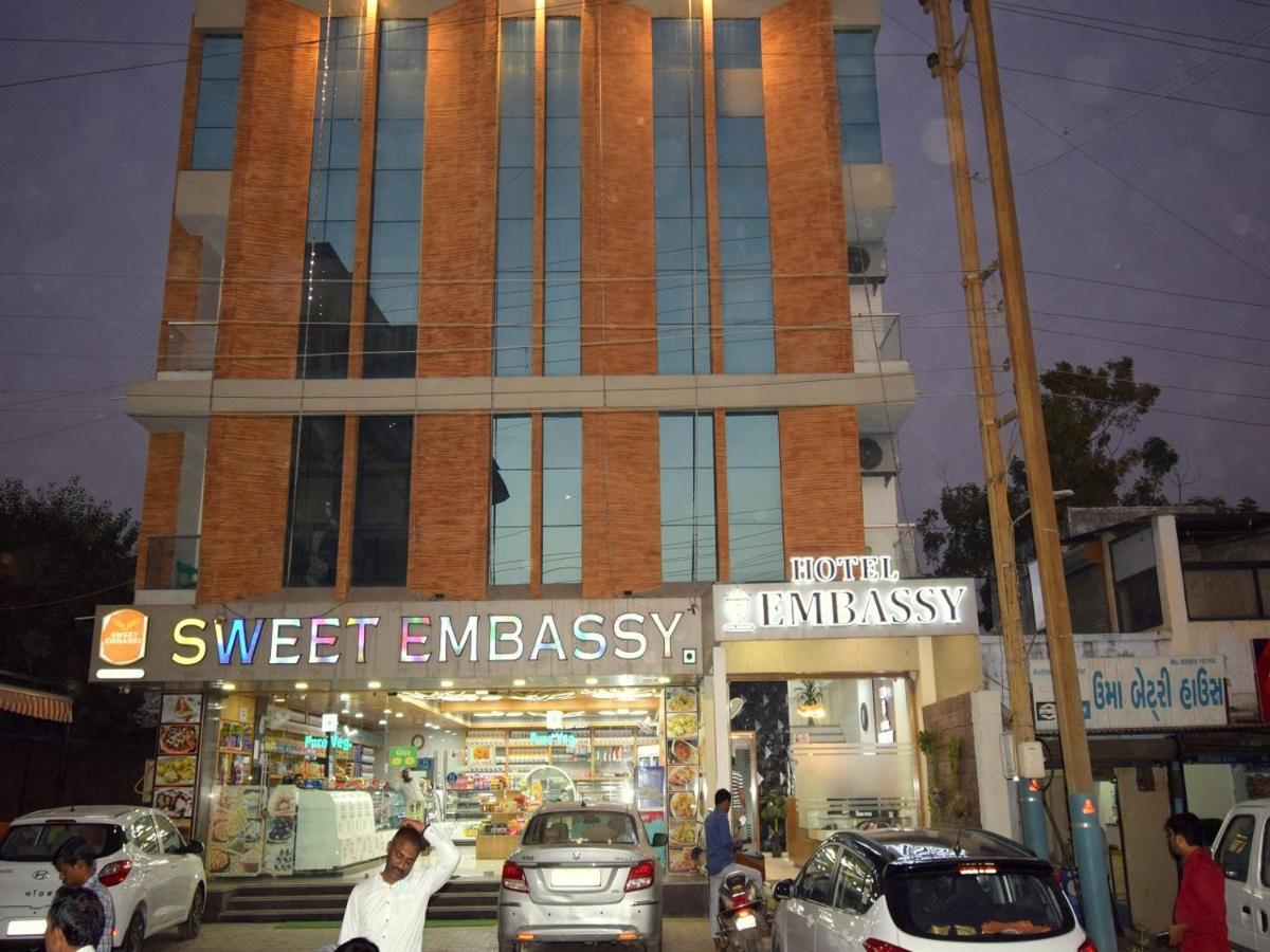 Kalol Hotel Embassy מראה חיצוני תמונה