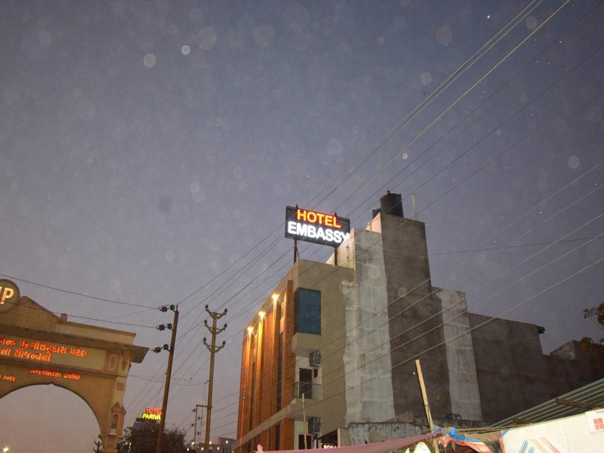 Kalol Hotel Embassy מראה חיצוני תמונה